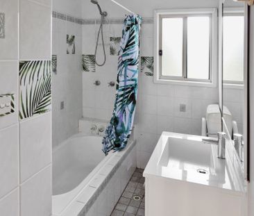 DELIGHTFUL PRESENTED HOME - Photo 6