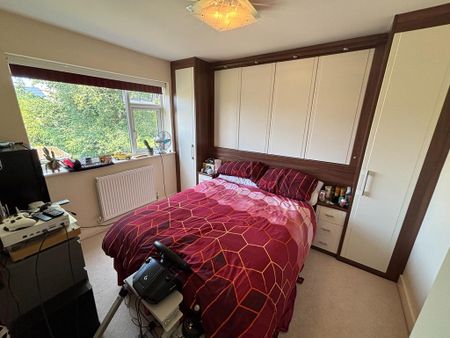 4 bedroom detached house to rent - Photo 5