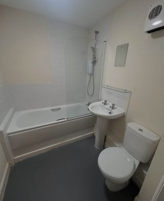 Kingsburn Court, Manchester - Photo 1