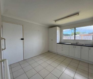 Spacious home close to the beach - Photo 1