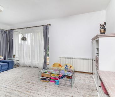 Casa finisata tip duplex, GARAJ, 3 dormitoare, 2 bai, str. C - Photo 2