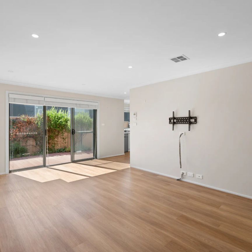 3 bedroom townhouse in prime location - Photo 1