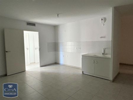 Location Appartement 3 pièces 67m² MARSEILLE 9ème - Photo 5