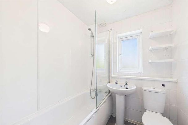 The Cornfields, Hatch Warren, Basingstoke, Hampshire, RG22 - Photo 1