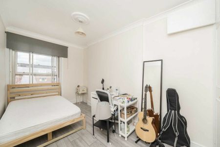 Cromwell Road, Earls Court, SW5 - Photo 2