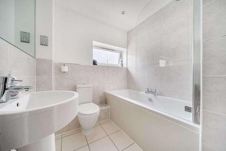 Walnut Tree Close, Guildford, GU1 - Photo 2