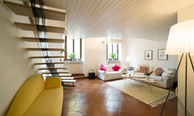 Attic-Trastevere: Lovely, spacious modern 3 bedroom, 3 baths. Entrance, living room, dining, study loft, balconies & large private terrace. Parquet floors, air conditioning, rireplace, bright, silent, near all. Ref 1120 - Photo 1