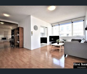 Tranquil & Spacious One Bedder with parking - Photo 1