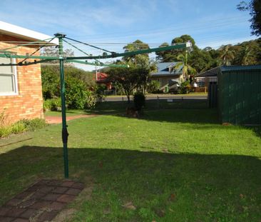 ONE BEDROOM GARDEN FLAT - Photo 2