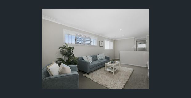 Beautifully Presented Home on the Bayside - Photo 1