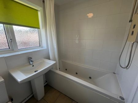 2 bedroom semi-detached house to rent - Photo 4