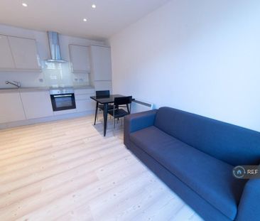 1 bedroom flat to rent - Photo 2