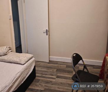 1 bedroom in a house share to rent - Photo 6