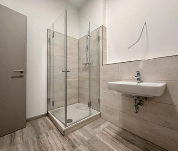 Wohnen im Denkmal mit Top-Ausstattung und PKW-Stellplatz! - Photo 2