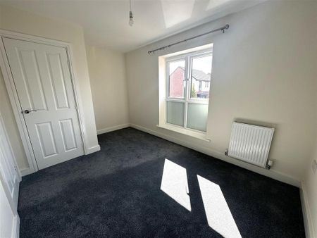 2 bedroom end of terrace house to rent - Photo 4
