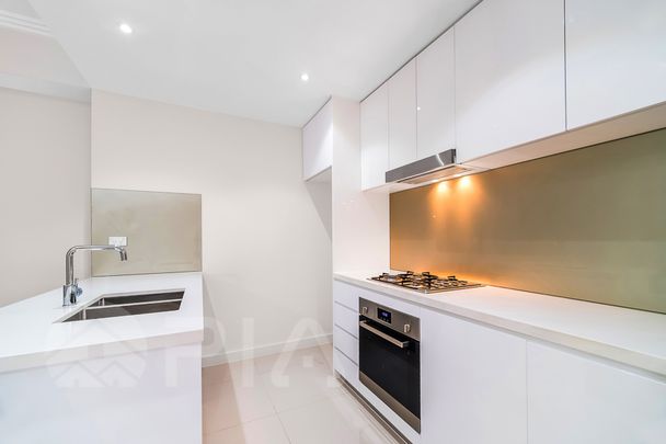 602B/27 Cook Street TURRELLA - Photo 1