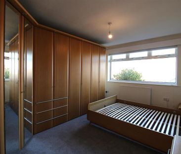 2 bedroom bungalow to rent - Photo 2