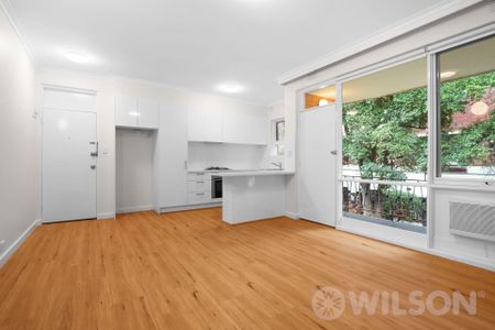 Newly renovated 1 bedroom apartment in trendy St Kilda! - Photo 2