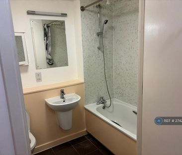 1 bedroom flat to rent - Photo 6