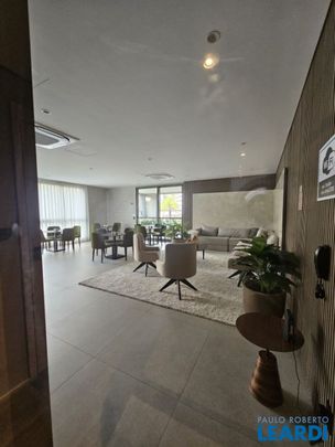 Flat - Photo 1