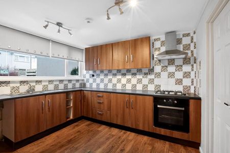 3 bedroom terraced house to rent - Photo 3