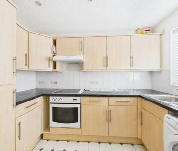 2 bedroom semi-detached house to rent - Photo 3