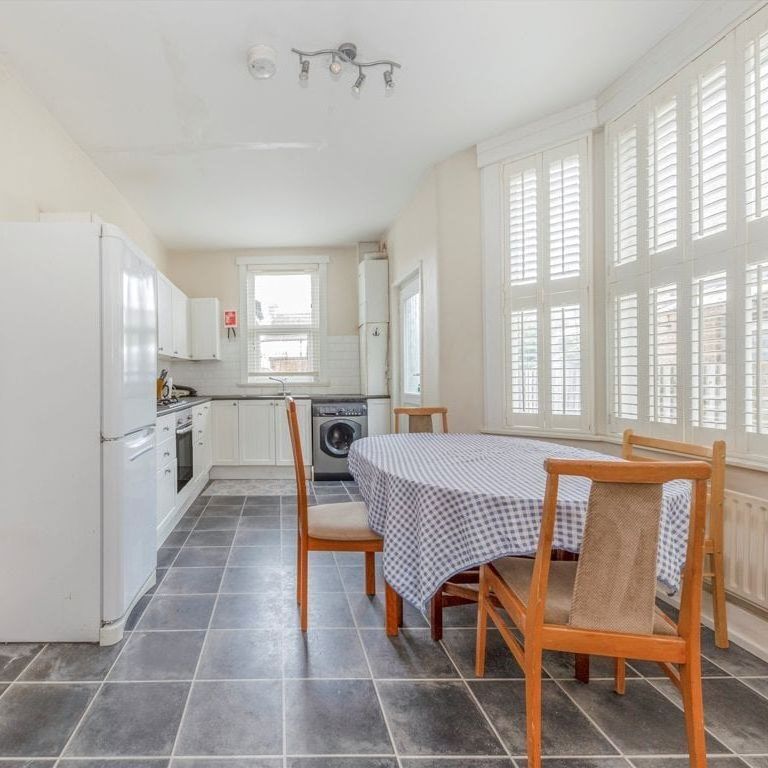 Hereward Road, SW17 7EY, London - Photo 1
