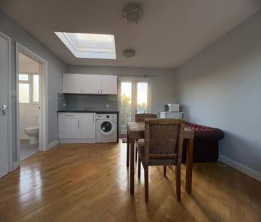 Studio to rent - Photo 5