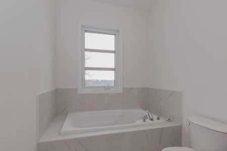 For Lease - 39 Inverary Crescent, Vaughan, Ontario - Photo 5