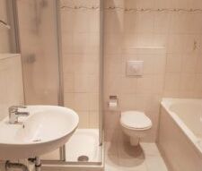 Antonstr. 40, Wohnung 9 ~~~ Einbauküche, Balkon, Bad mit Wanne und ... - Foto 5