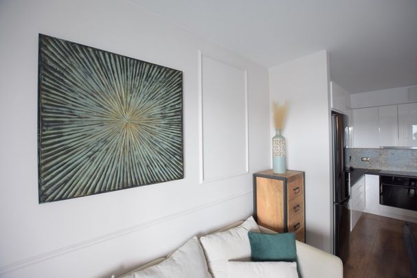 Mokotów Al. Sikorskiego 9 - 3 pokoje 67 m2 garaż - Zdjęcie 1