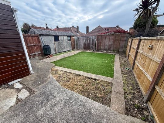 2 bedroom detached bungalow to rent - Photo 1