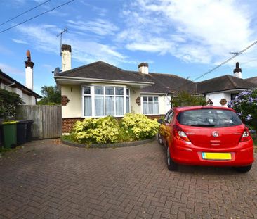 3 bedroom semi-detached bungalow to rent - Photo 2