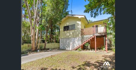 Highset Home in Quiet Street - Photo 2