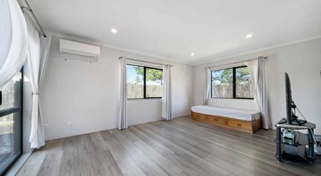 Modern, Fully-Fenced Family Home in Papakura - Available Now! - Photo 3