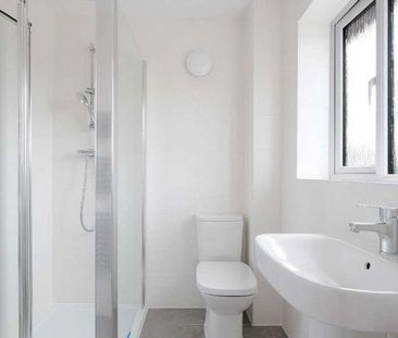 3 bedroom semi-detached house to rent - Photo 6