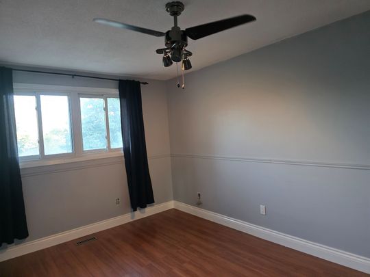 For Lease - 16 Portland Crescent, Newmarket, Ontario - Photo 1