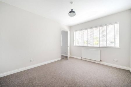4 bedroom detached house to rent - Photo 4