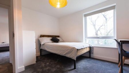 3 bedroom flat to rent - Photo 5