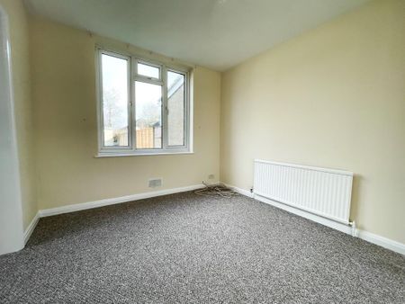 3 bedroom end of terrace house to rent - Photo 3
