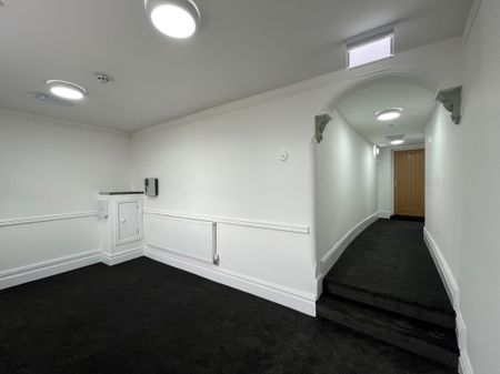 Dove Bank, Uttoxeter - Photo 4