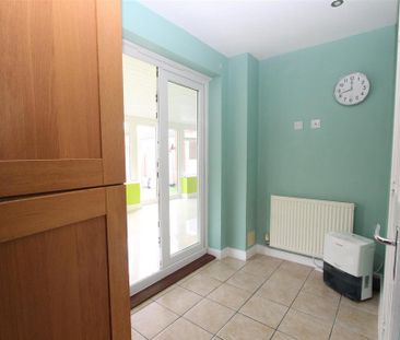 4 bedroom detached house to rent - Photo 4