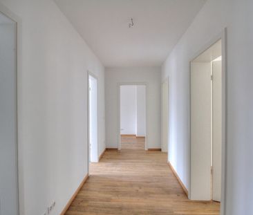** 4-Zimmer-Whg. mit gehobener Ausstattung, Tageslichtbad und Balko... - Photo 2