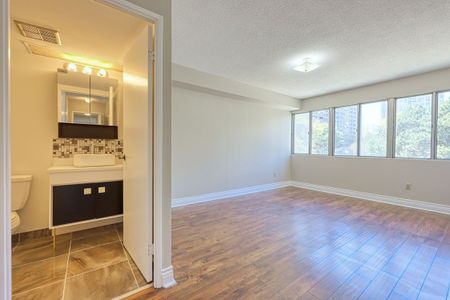 For Lease - 1580 Mississauga Valley Boulevard Unit# 205, Mississauga, Ontario - Photo 3