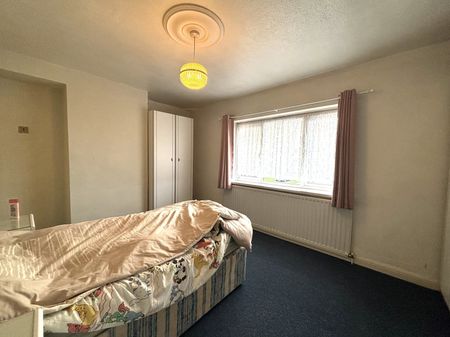 3 bedroom semi-detached house to rent - Photo 2