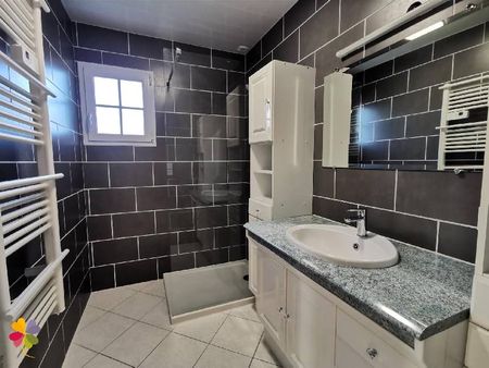 Location Maison 4 pièces 80m² TOURLAVILLE 50110 - Photo 2