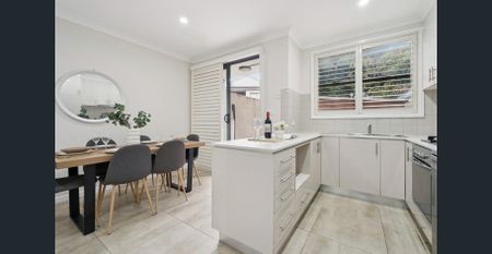 Modern Three Bedroom Townhouse - Photo 5