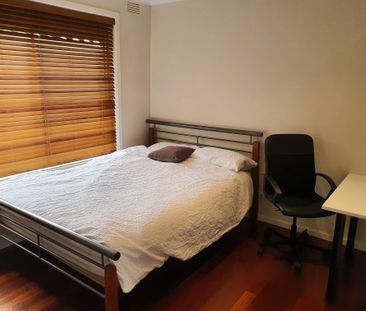 Hughesdale - Photo 2