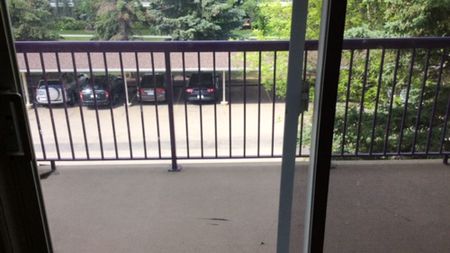 2 Bed Condo: Close To Brewery District. Heat & Water Included. - Photo 5