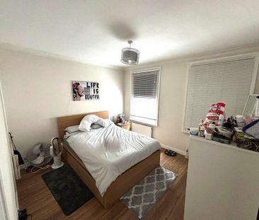 2 bedroom end of terrace house to rent - Photo 3